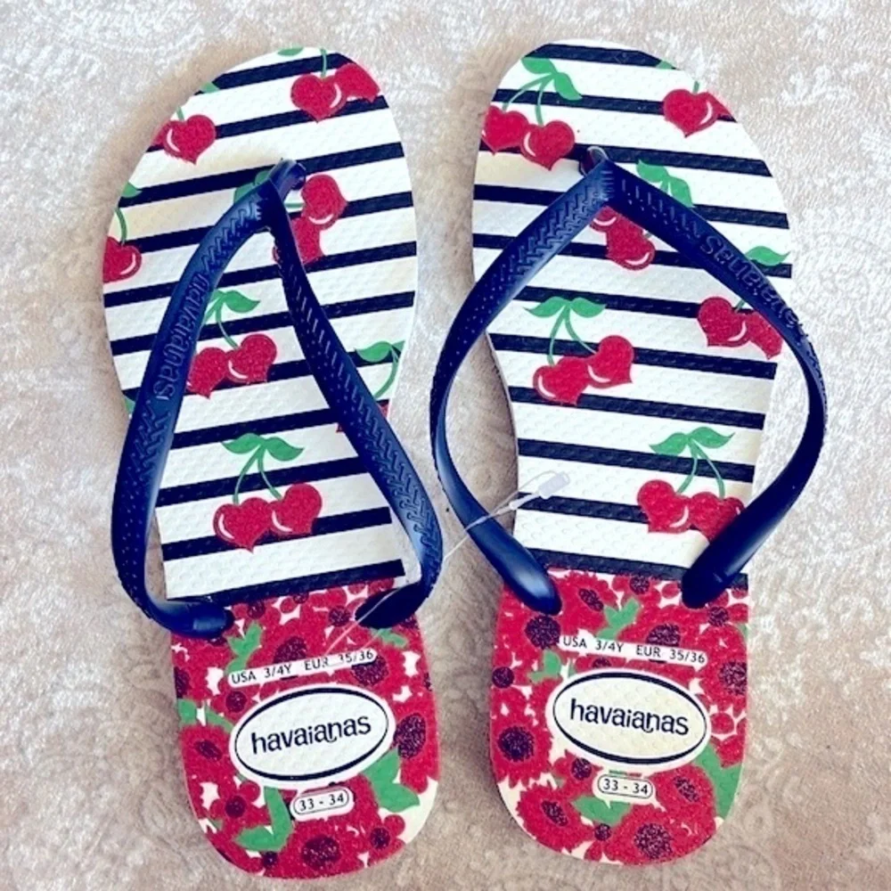 Brand New Havaianas Set of 2 Pairs Girls Flip Flops Mermaid Sea Glitter Cherries